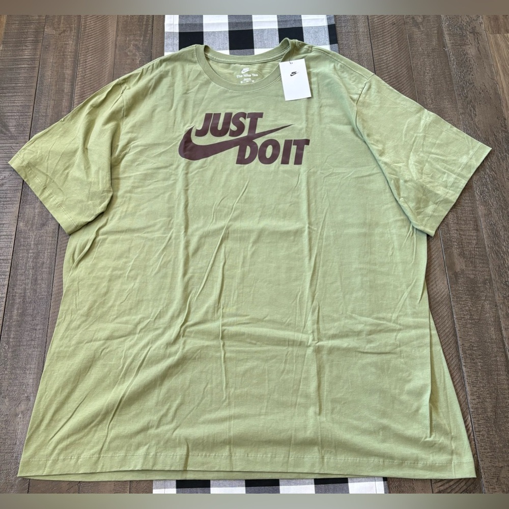 Brand: Nike
Type: Tee
Size: 3XL 
Condition: Brand New!!!